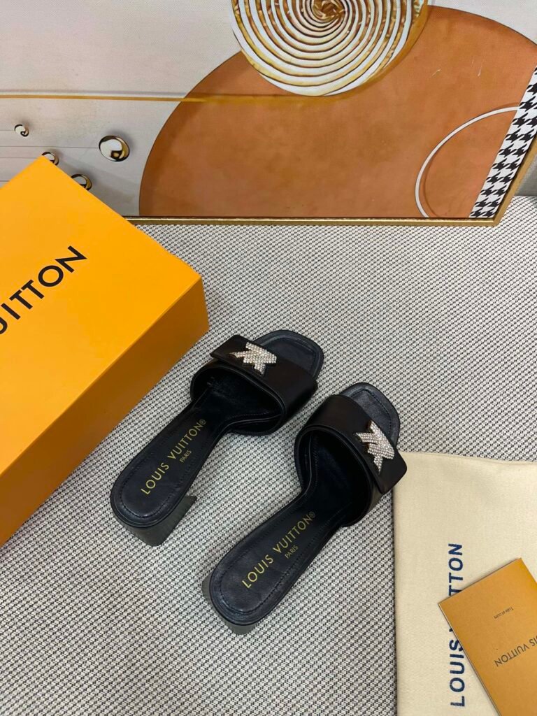 Louis Vuitton Unisex Sandals detail 1