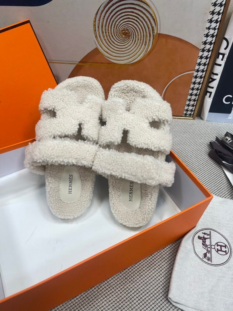 Hermès Unisex Slides detail 1