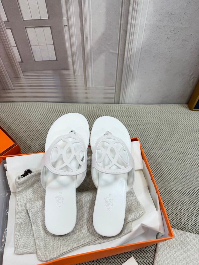 Hermès Unisex Slides detail 1