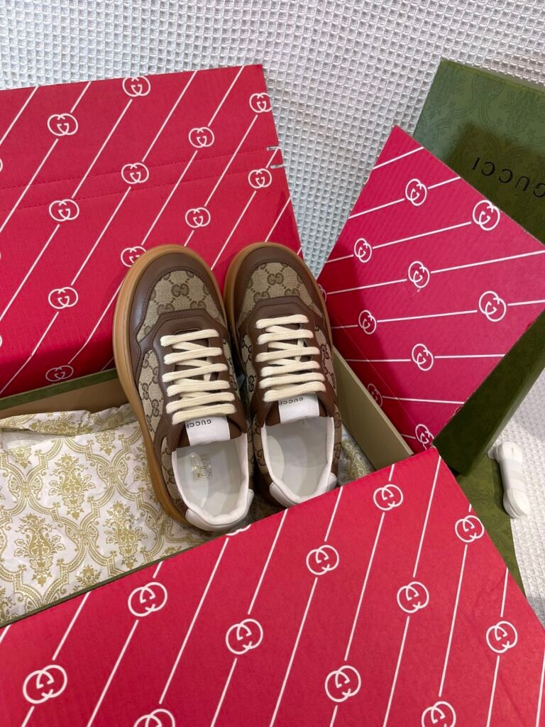 Gucci Unisex Chunky Sneakers detail 1