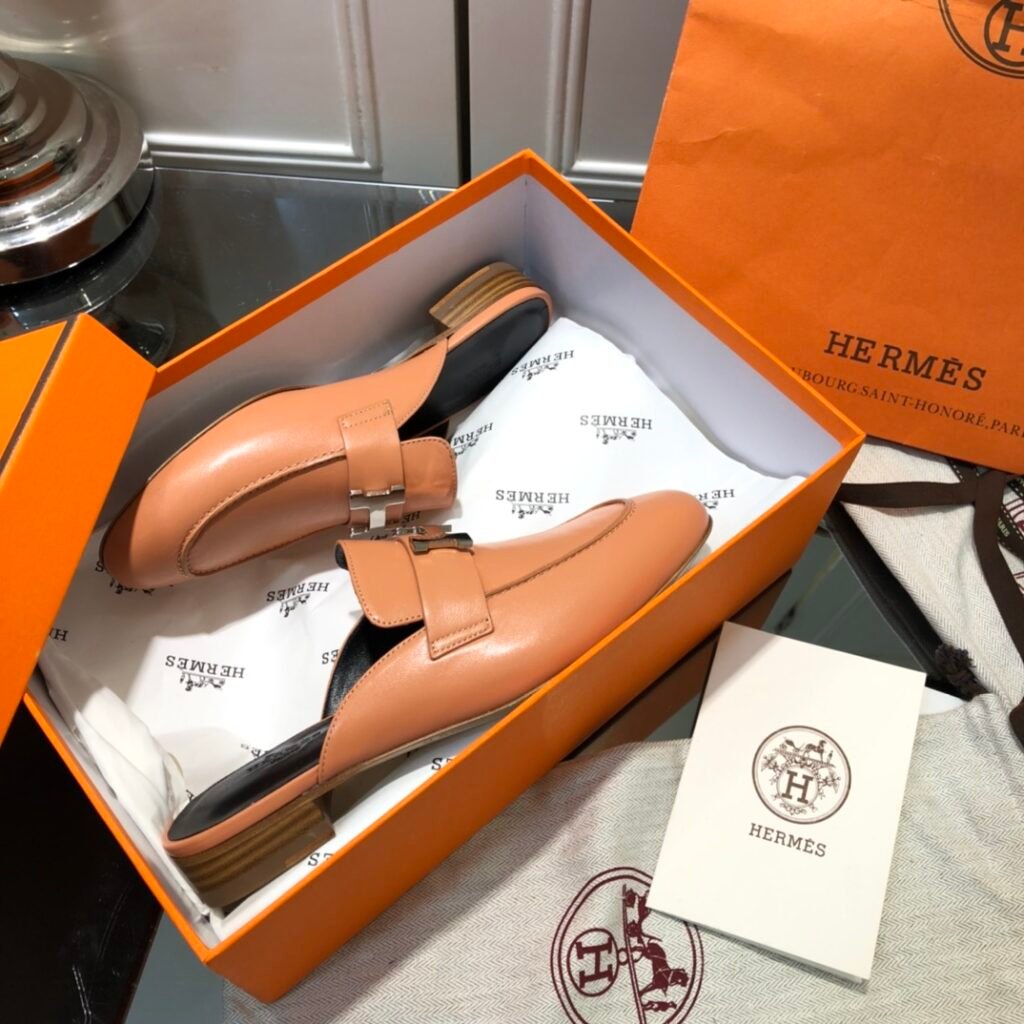 Hermès Unisex Loafers detail 1