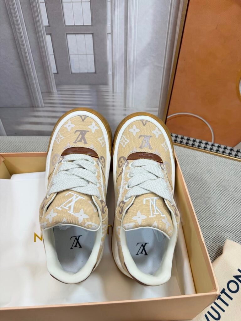 Louis Vuitton Unisex Athletic Sneakers detail image 1