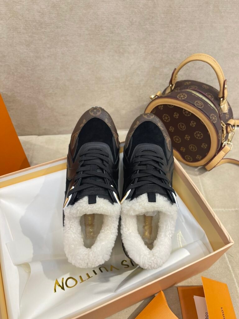 Louis Vuitton Unisex Athletic Sneakers detail 1