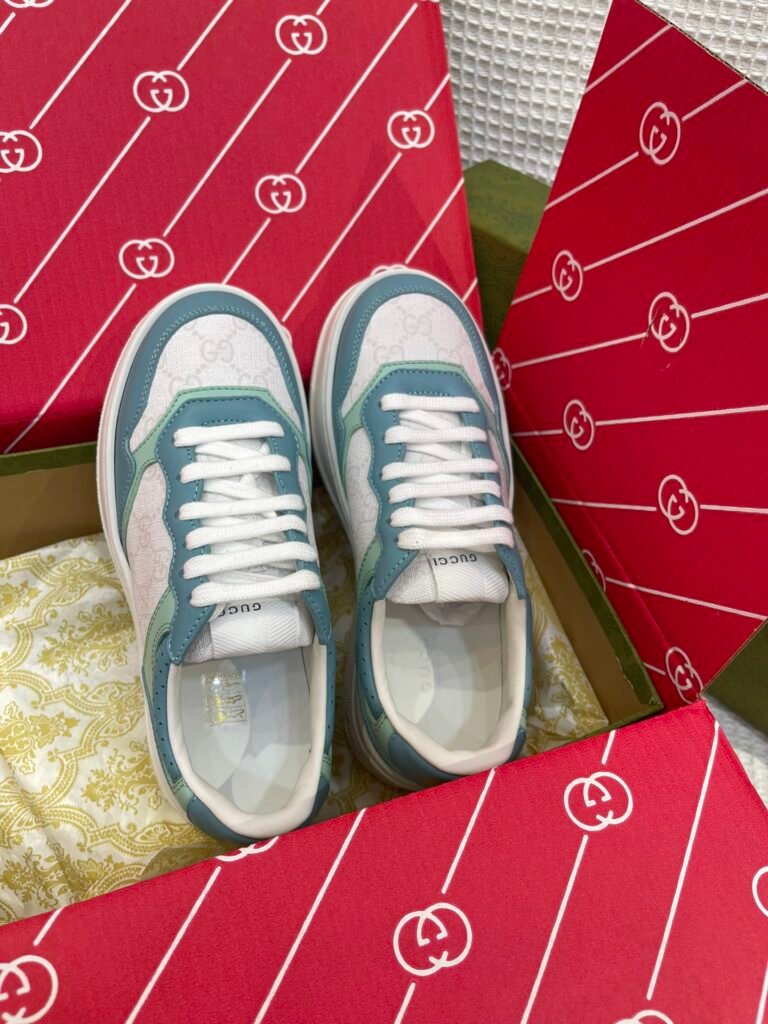 Gucci Unisex Chunky Sneakers detail 1