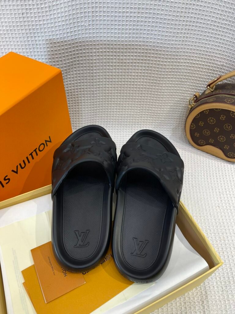 Louis Vuitton Unisex Slides detail image 1