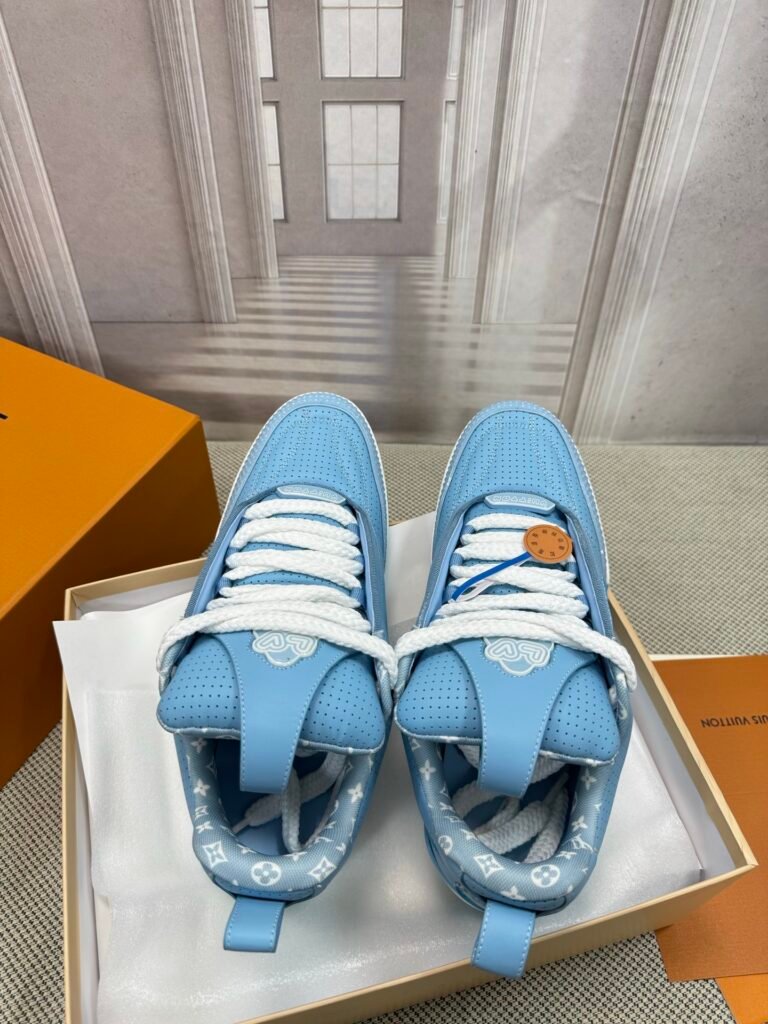Louis Vuitton Unisex Chunky Sneakers detail 1