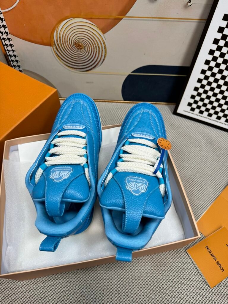 Louis Vuitton Unisex Chunky Sneakers detail 1