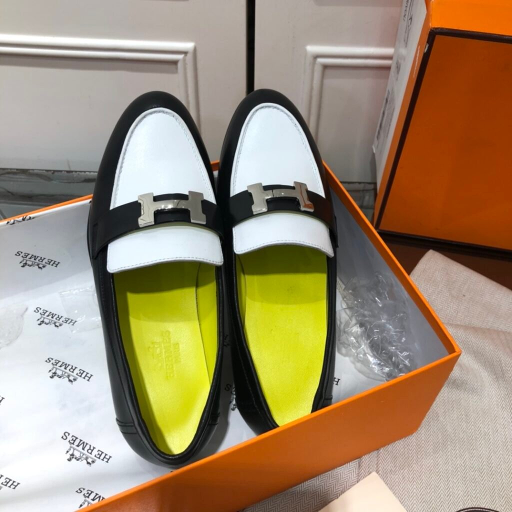 Hermès Unisex Loafers detail 1
