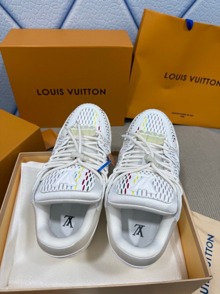 Louis Vuitton Unisex Chunky Sneakers detail 1