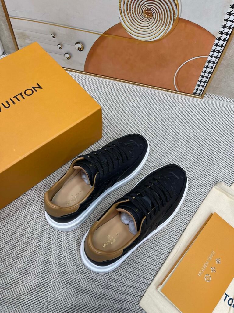 Louis Vuitton Men's White Low-Top Sneakers detail image 1