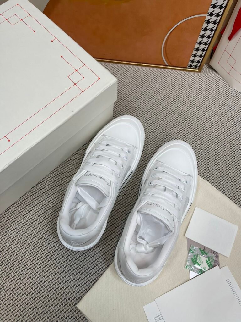 Alexander McQueen Unisex Platform Sneakers detail image 1