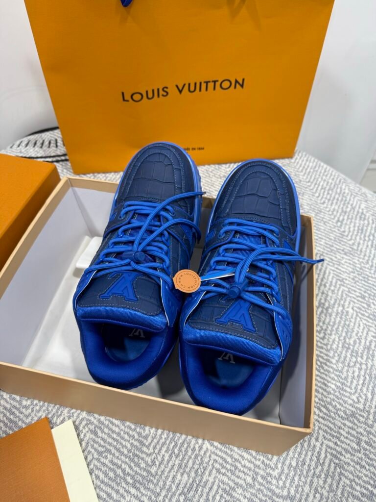 Louis Vuitton Unisex Chunky Sneakers detail 1