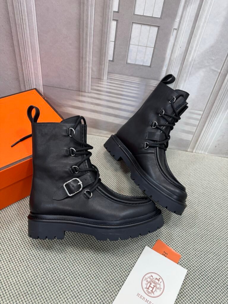 Hermès Unisex Boots detail 1