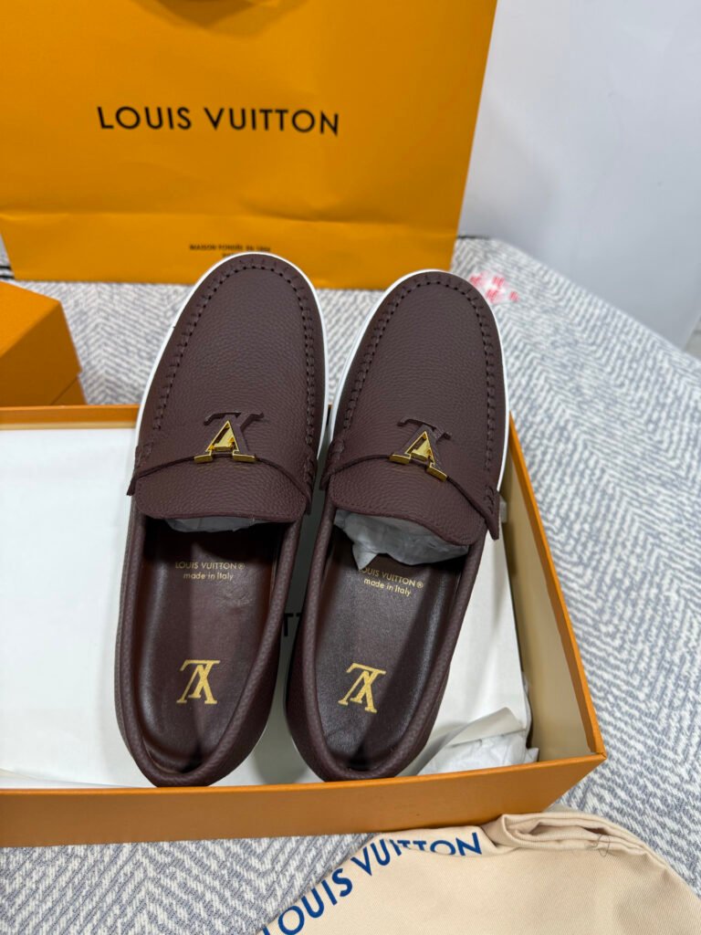 Louis Vuitton Men's Leather Dress Shoes detail image 1