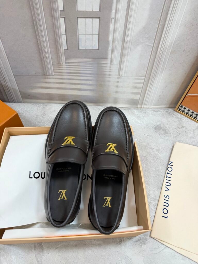 Louis Vuitton Men's Leather Dress Shoes detail image 1