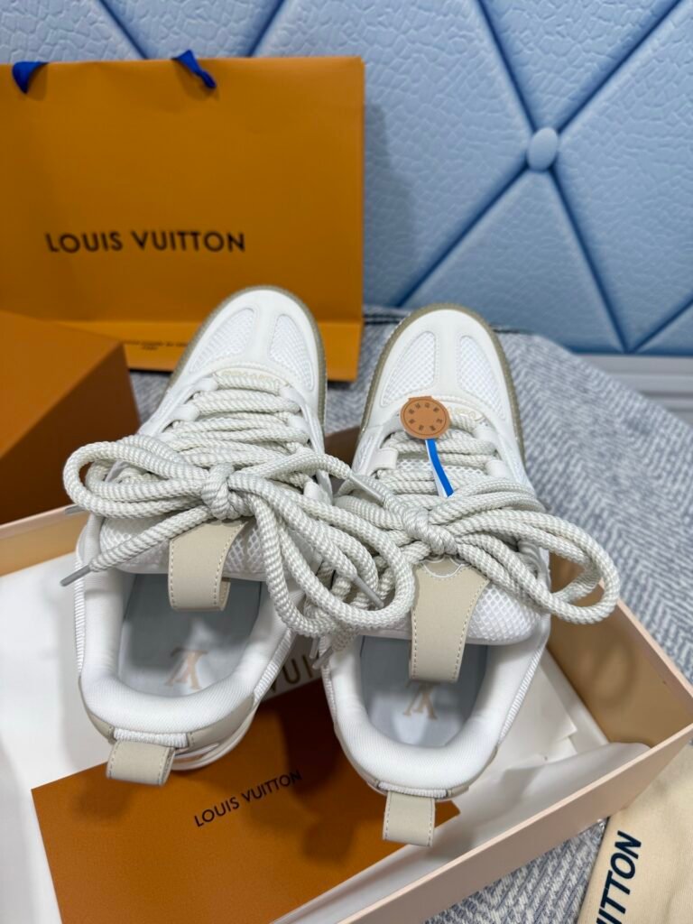 Louis Vuitton Unisex Chunky Sneakers detail 1