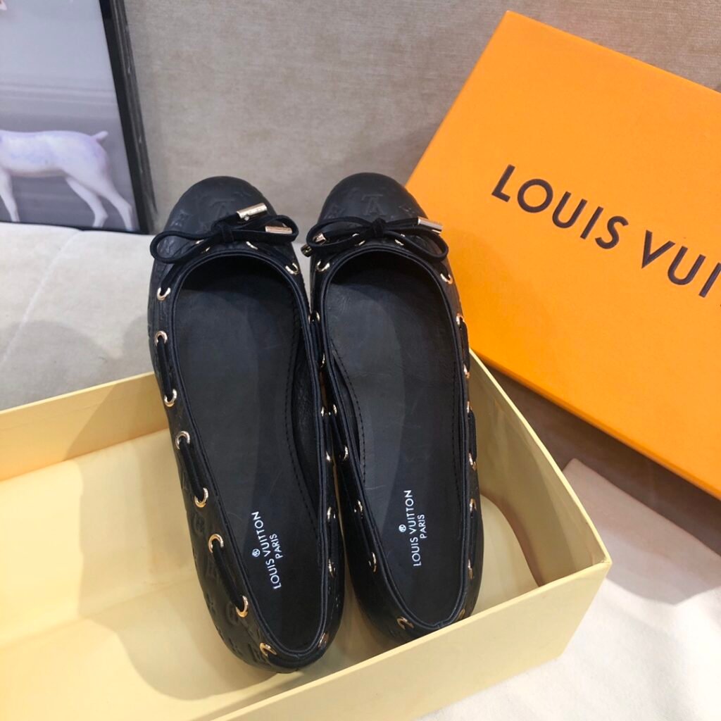 Louis Vuitton Women's Driving Loafers detail image 1