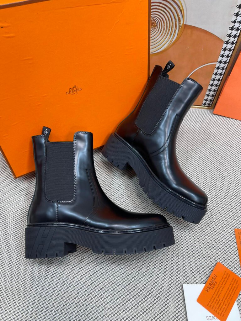 Hermès Unisex Boots detail 1