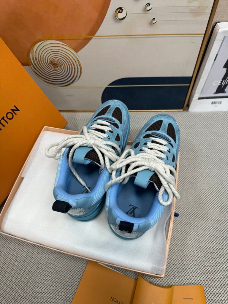 Louis Vuitton Unisex Chunky Sneakers detail 1