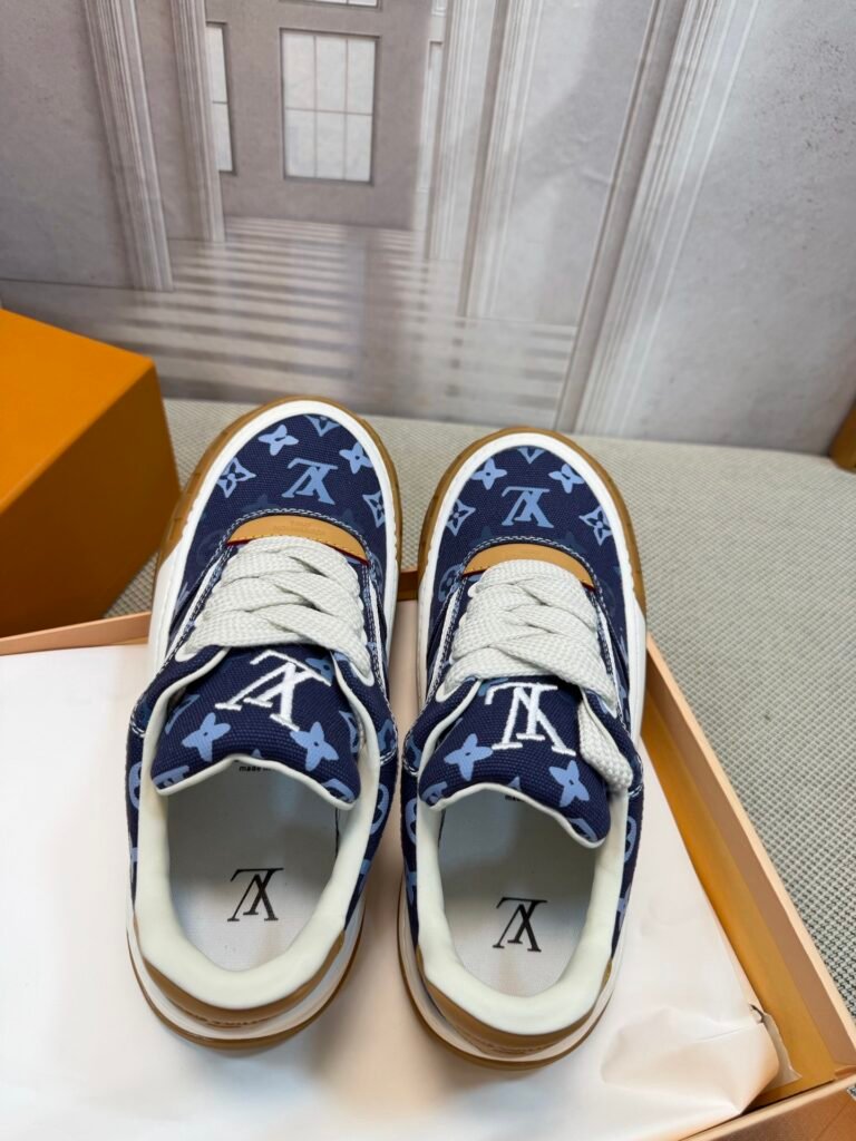 Louis Vuitton Unisex Low-Top Sneakers detail 1