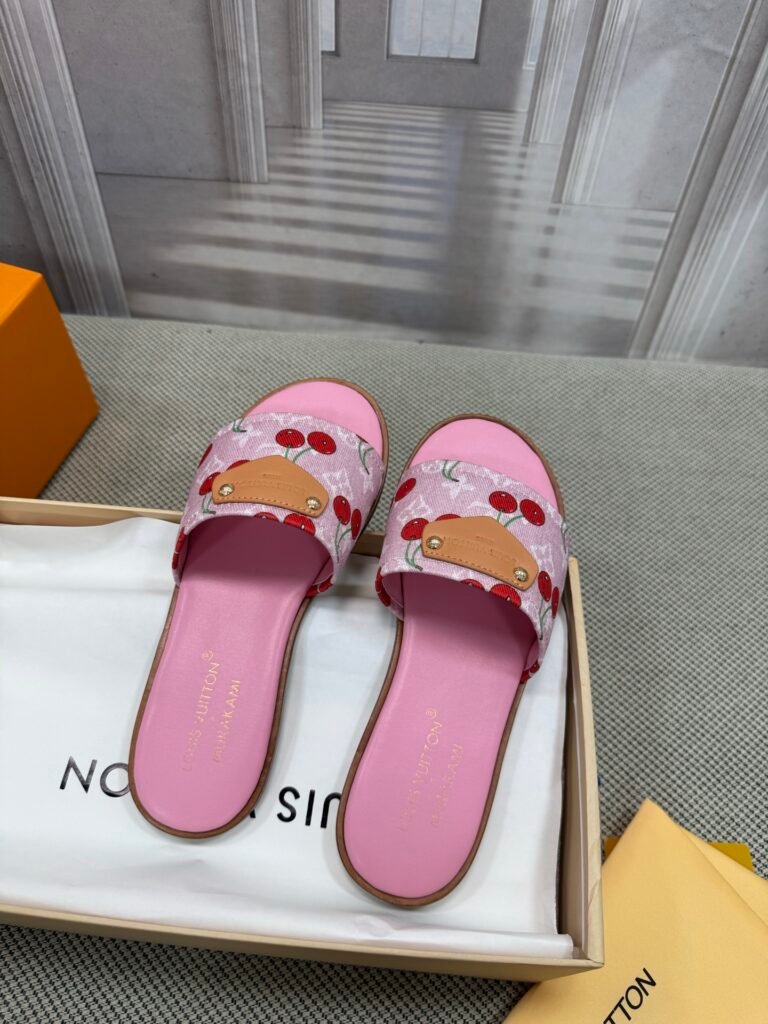 Louis Vuitton Unisex Slides detail image 1