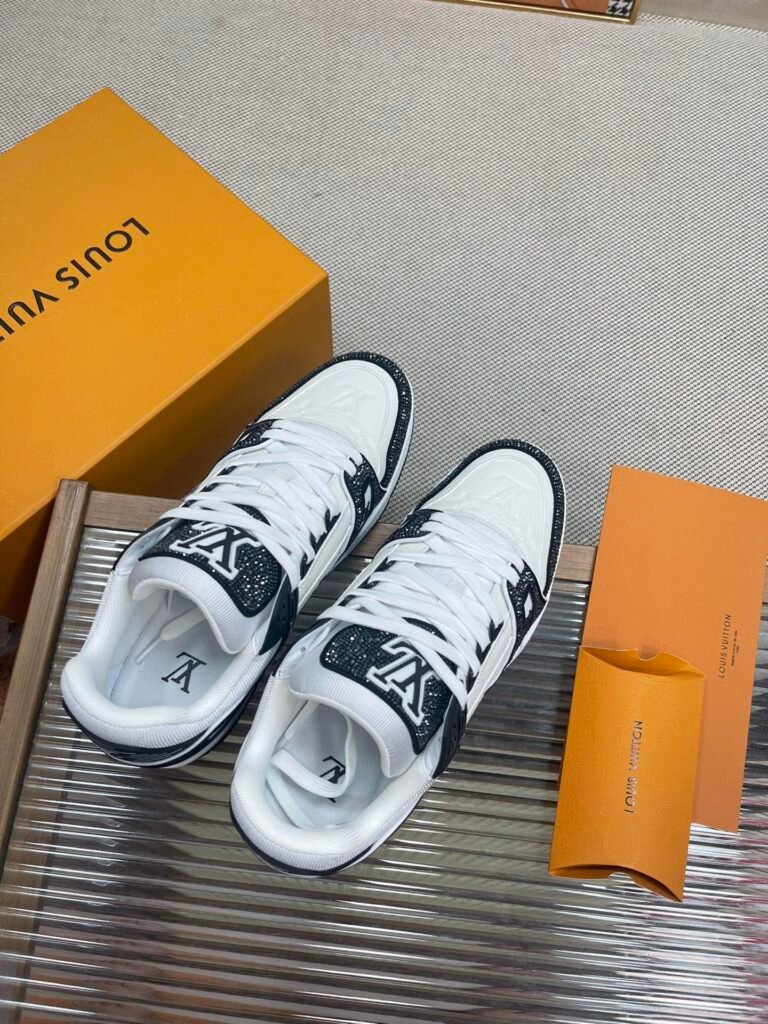 Louis Vuitton Unisex Low-Top Sneakers detail image 1