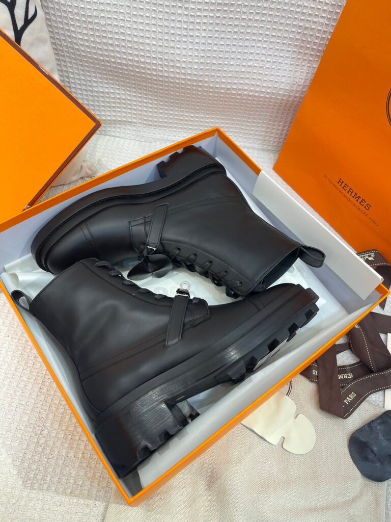 Hermès Unisex Boots detail 1