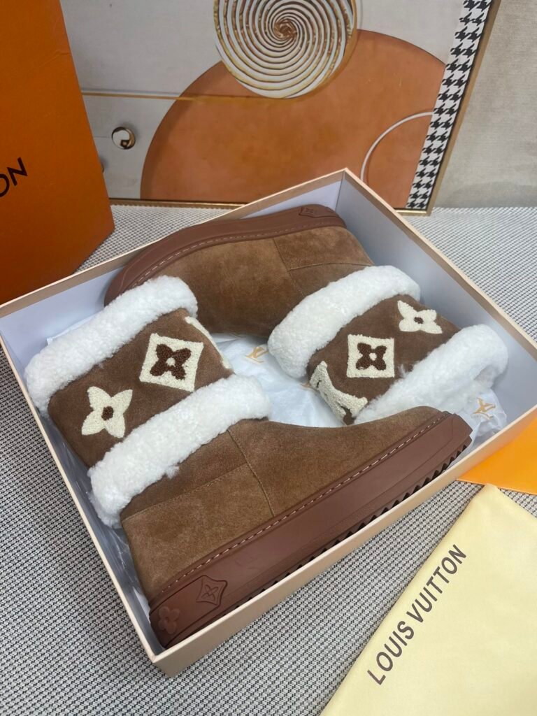 Louis Vuitton Unisex Ankle Boots detail 1