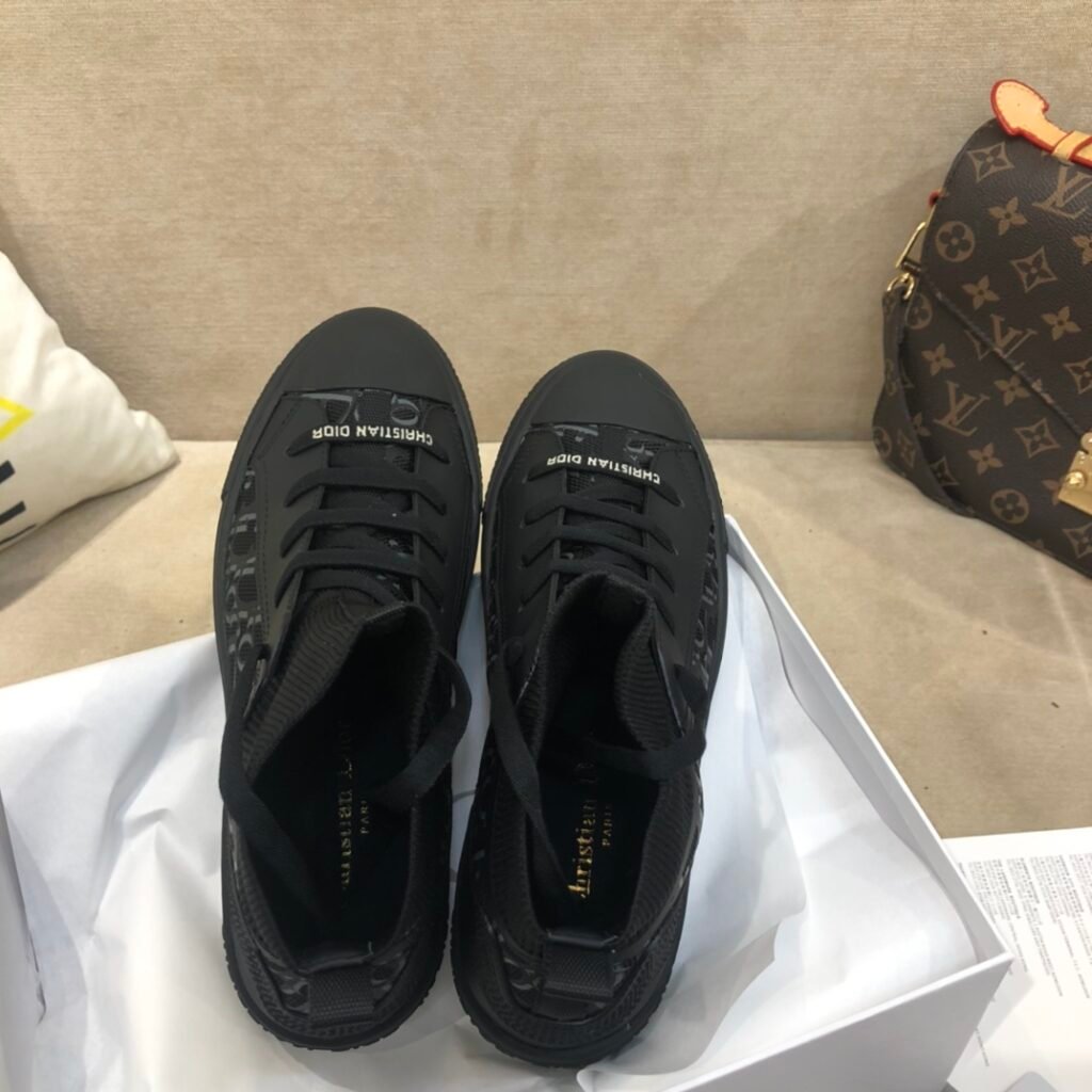 Dior Unisex High-Top Sneakers detail 1