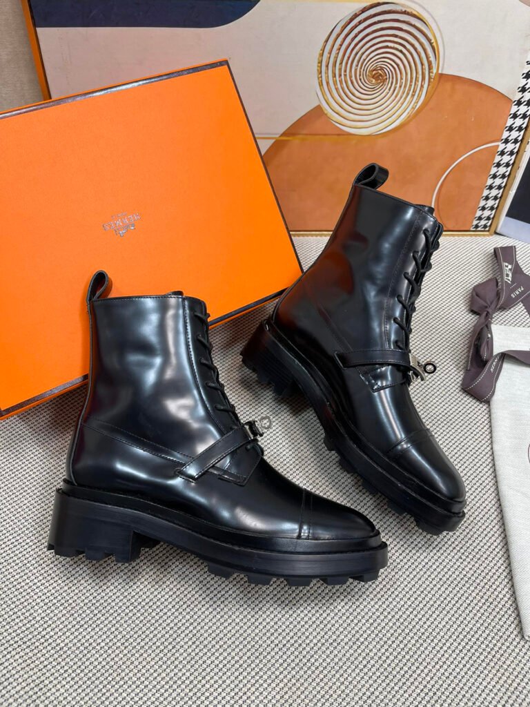 Hermès Unisex Boots detail 1