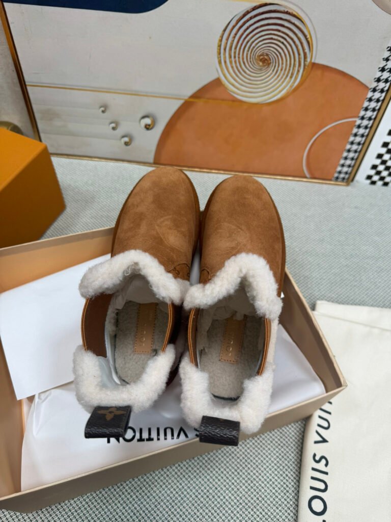 Louis Vuitton Unisex High-Top Sneakers detail 1