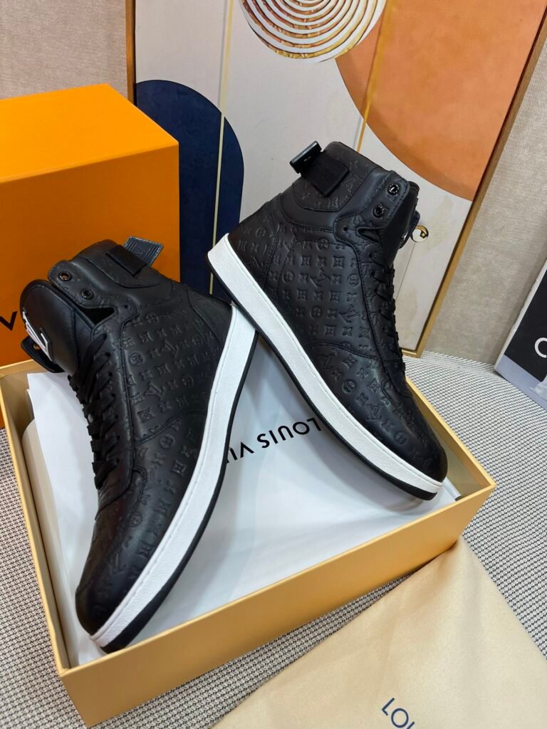 Louis Vuitton Unisex High-Top Sneakers detail 1