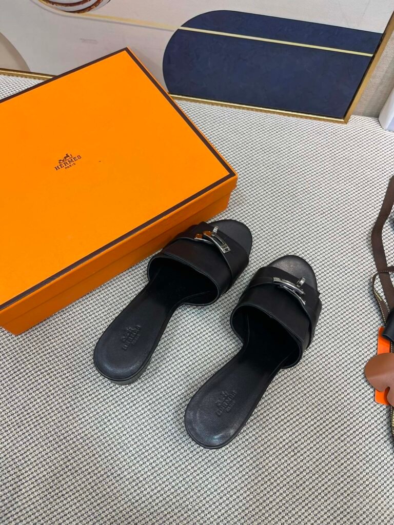 Hermès Unisex Slides detail 1