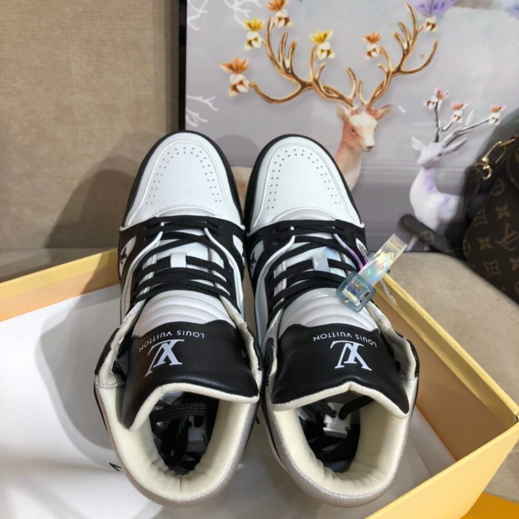 Louis Vuitton Unisex High-Top Sneakers detail 1