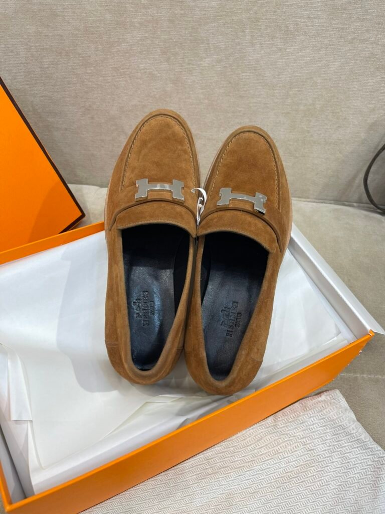 Hermès Unisex Loafers detail 1