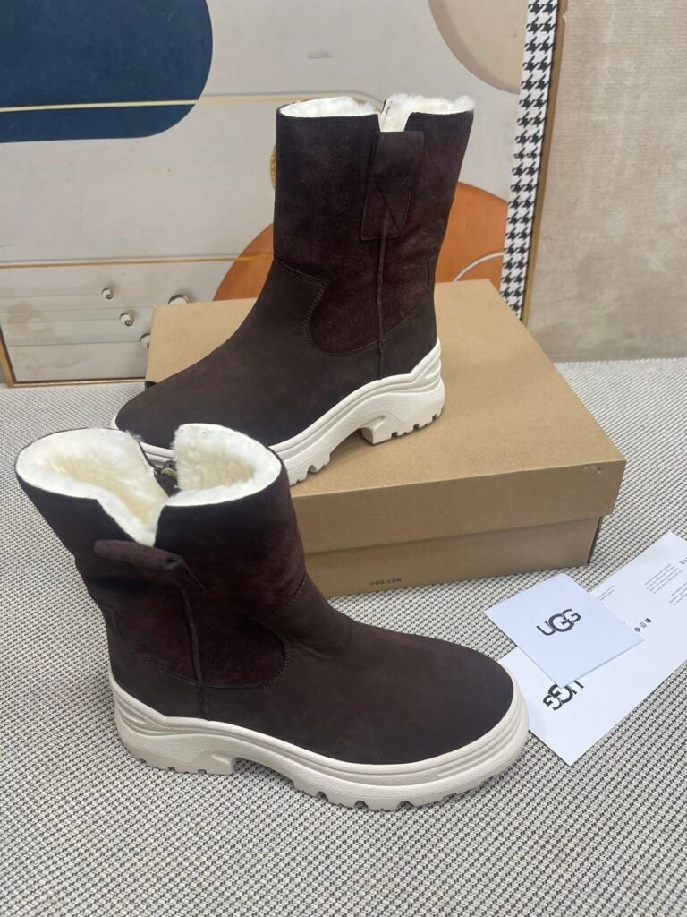 UGG Women's Snow Boots detail 2