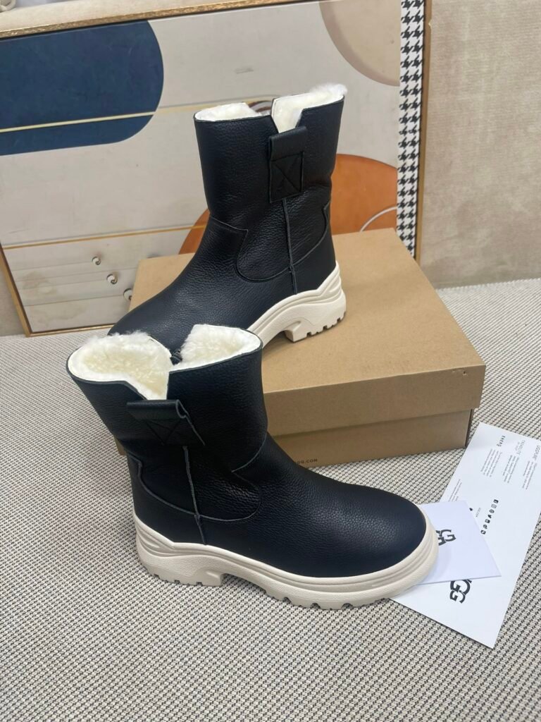 UGG Women's Snow Boots detail 2