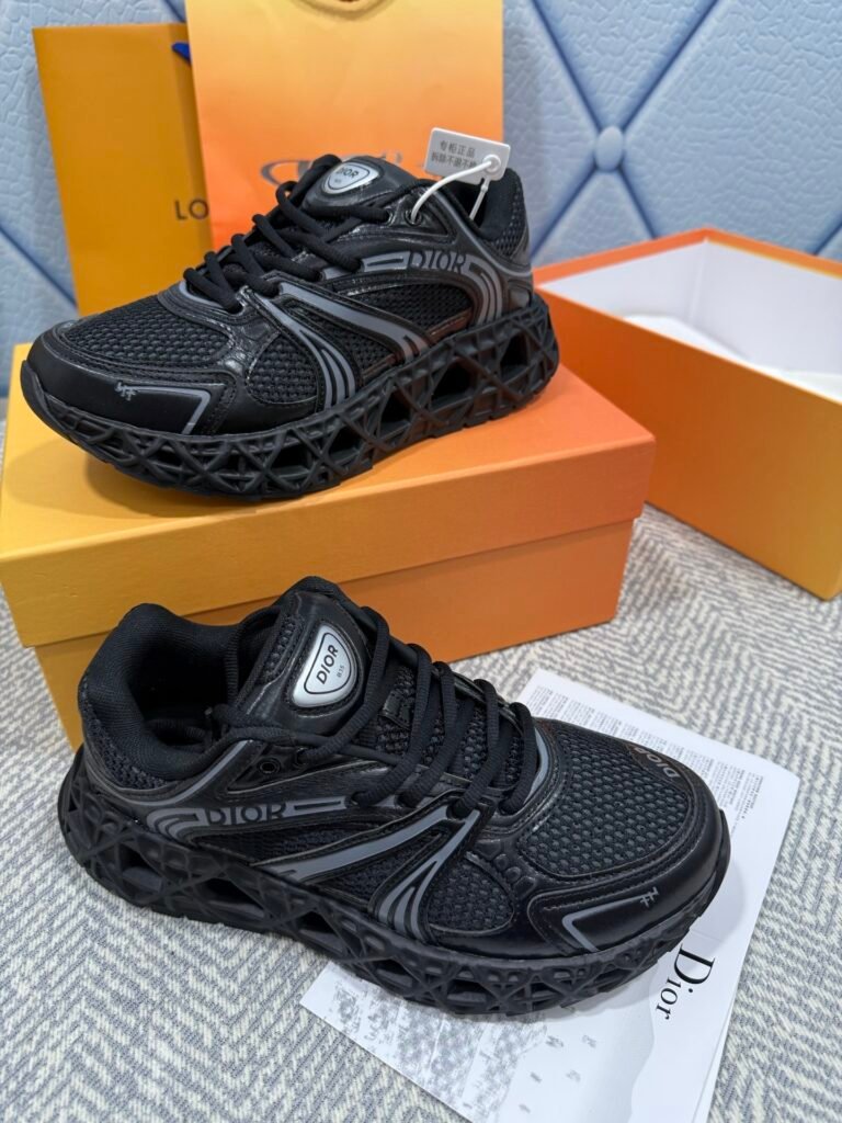 Dior Unisex Chunky Sneakers detail image 2