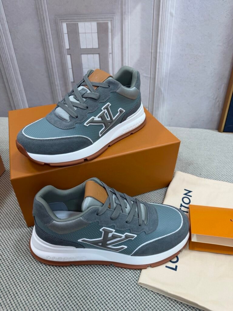 Louis Vuitton Blue-Grey Panelled Sneakers detail image 2