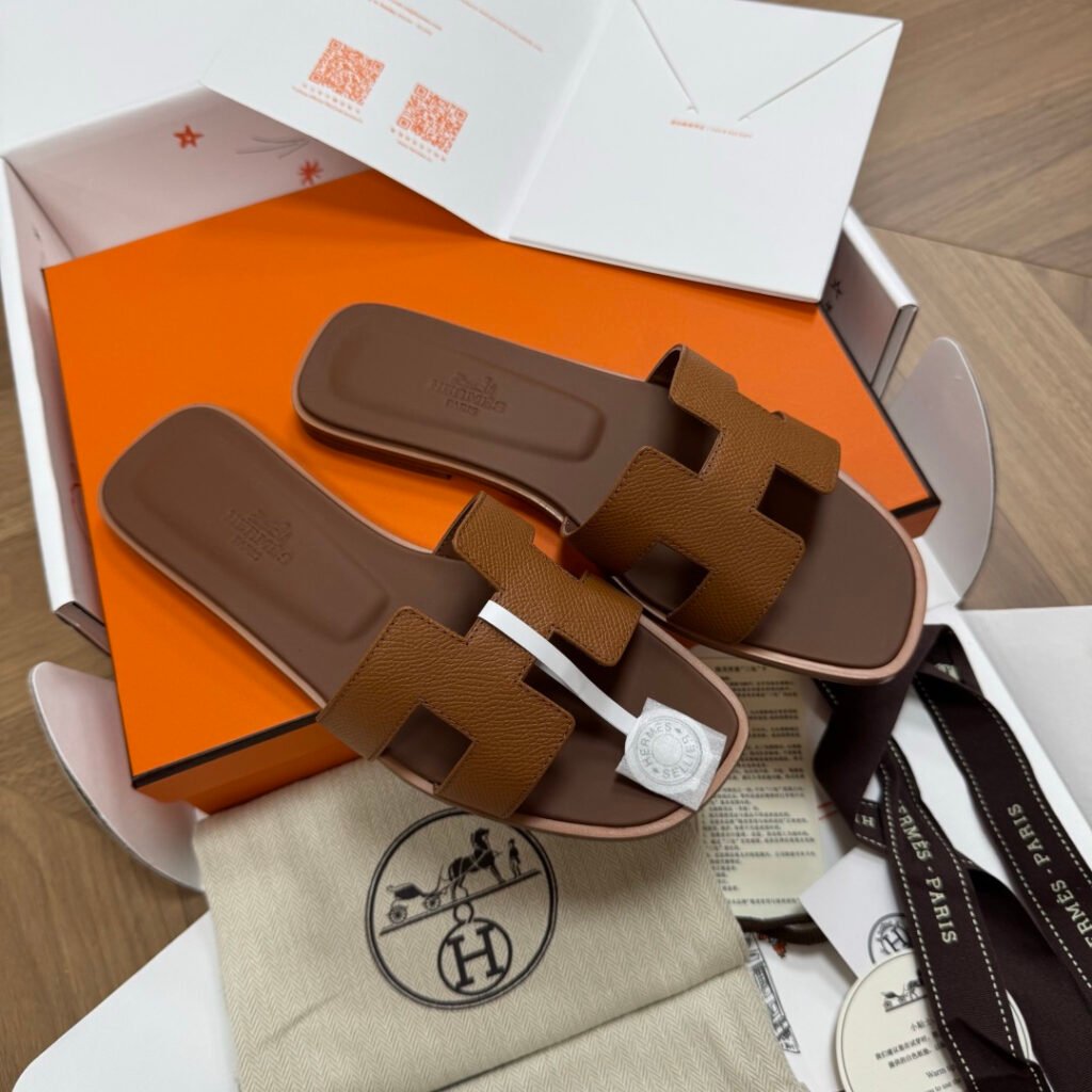 Hermès Unisex Sandals detail 2