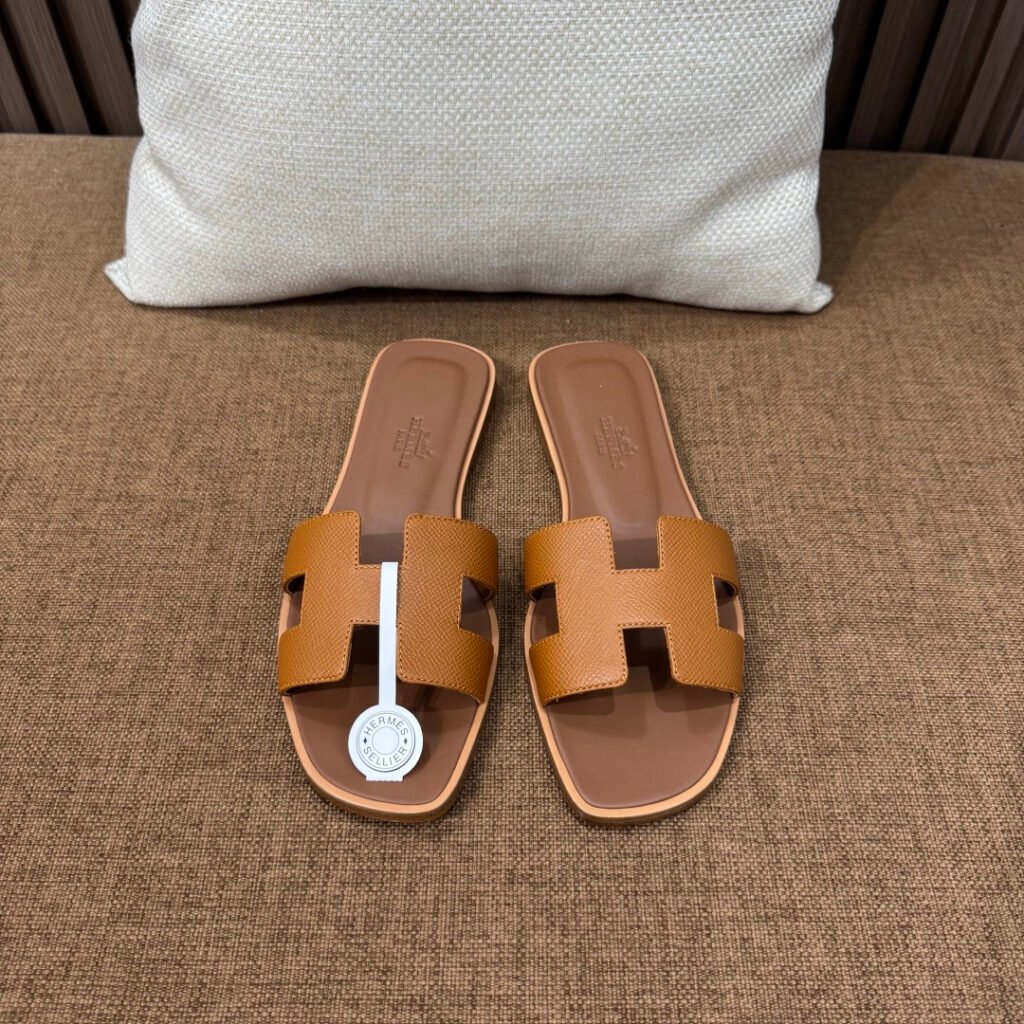 Hermès Unisex Leather-Sole Shoes detail 2