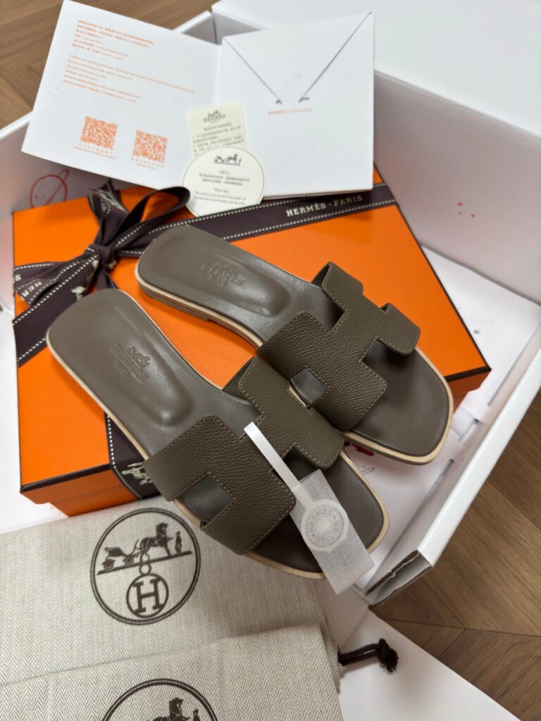 Hermès Unisex Sandals detail 2