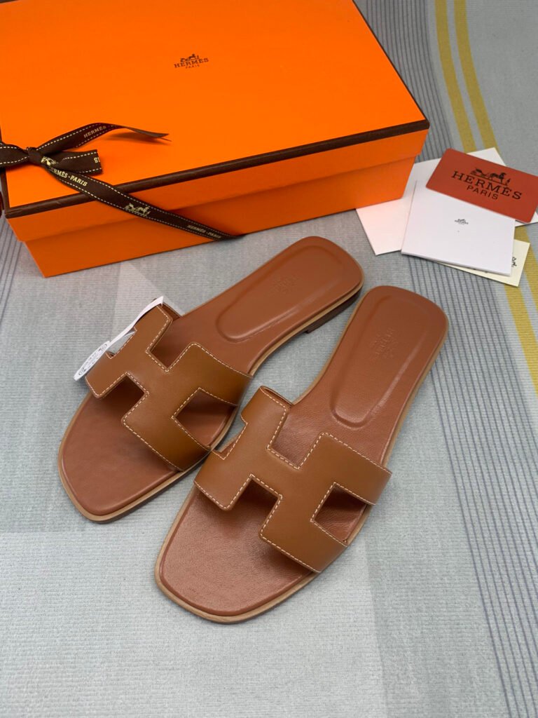 Hermès Unisex Slides detail 2