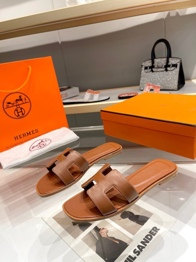 Hermès Unisex Slides detail 2