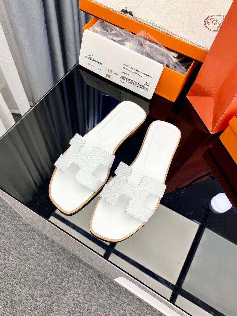 Hermès Unisex Slides detail 2
