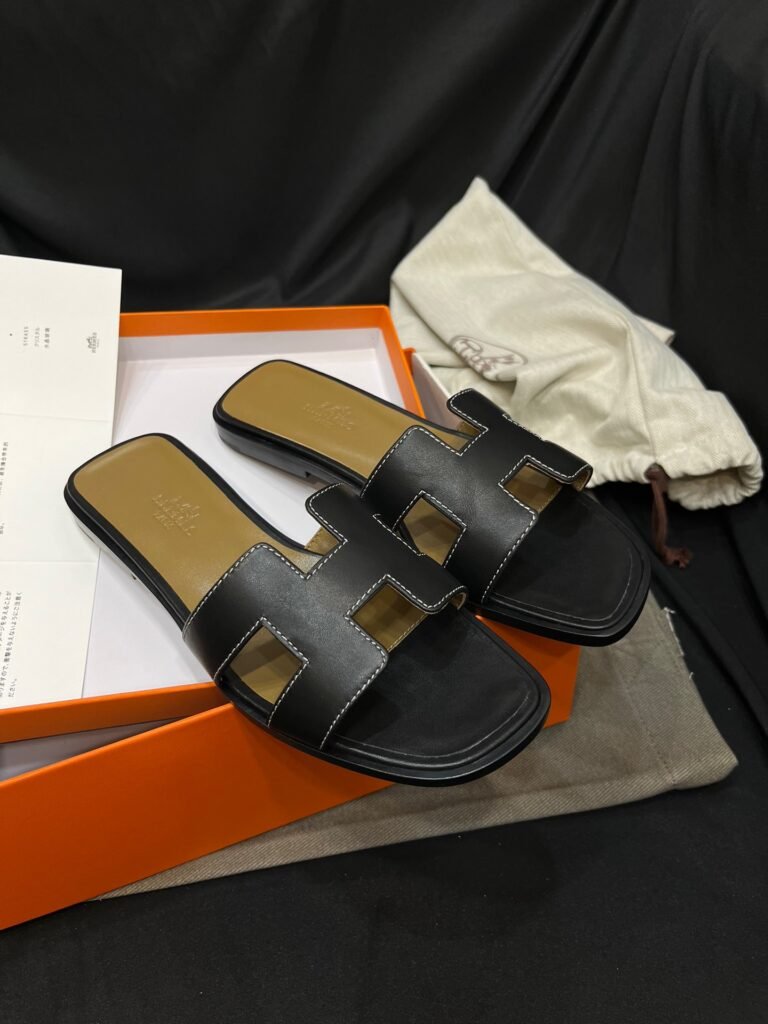 Hermès Unisex Slides detail 2