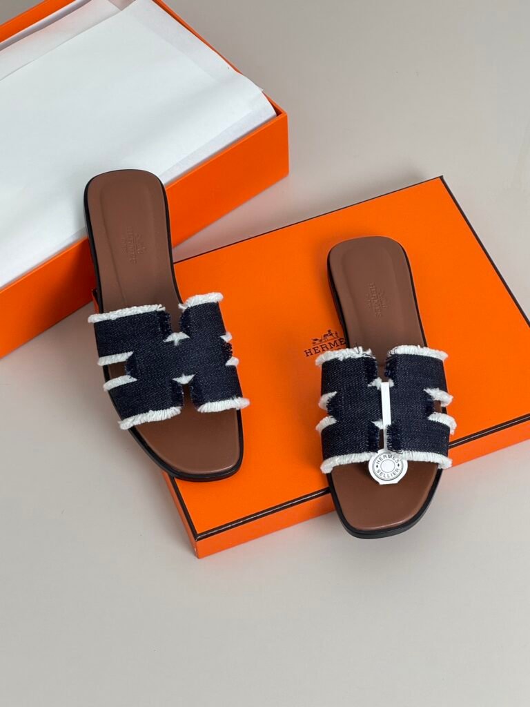Hermès Women's Sneakers detail 2