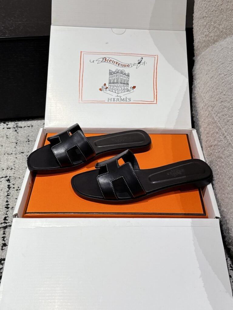 Hermès Unisex Crystal-Embellished Sneakers detail 2