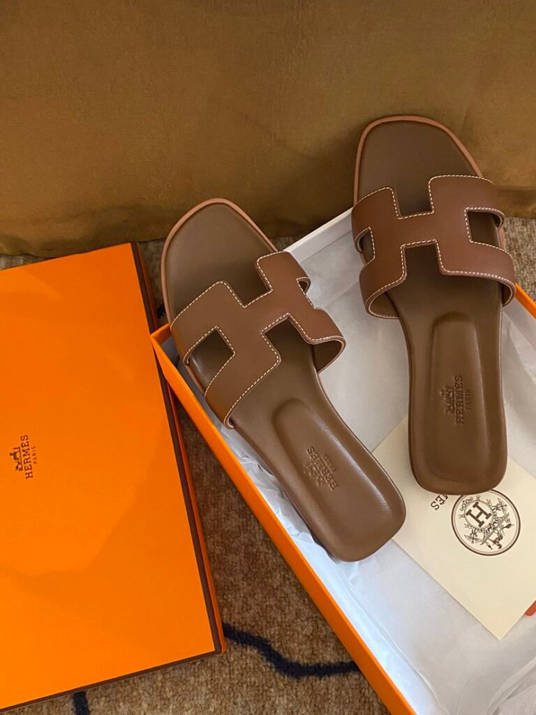 Hermès Unisex Sneakers detail 2