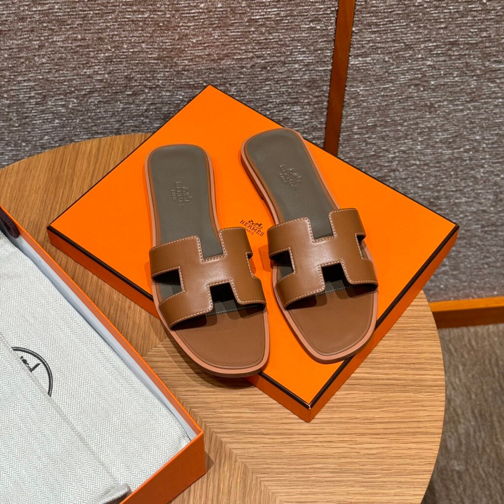 Hermès Unisex Slides detail 2